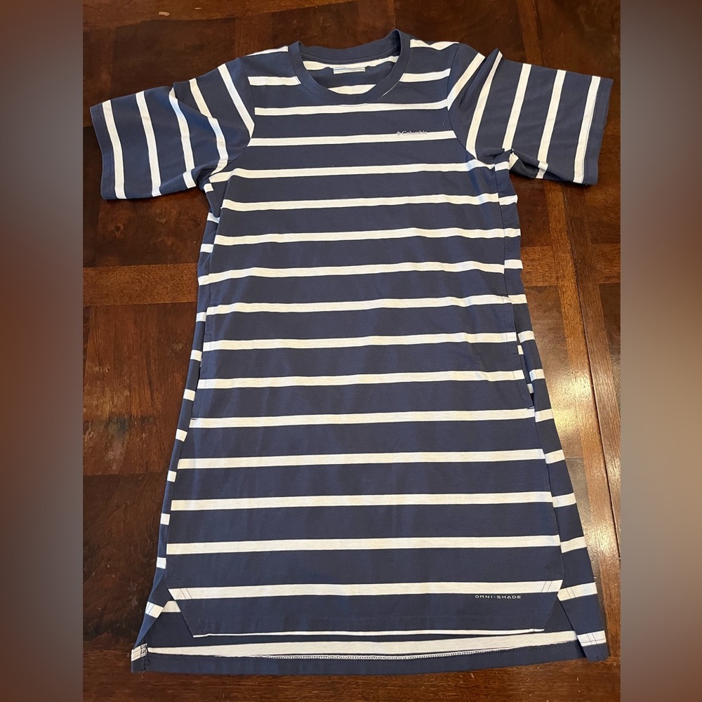 Women’s Columbia Omni-Shield Short Sleeve Striped Blue White T-Shirt Dress Small